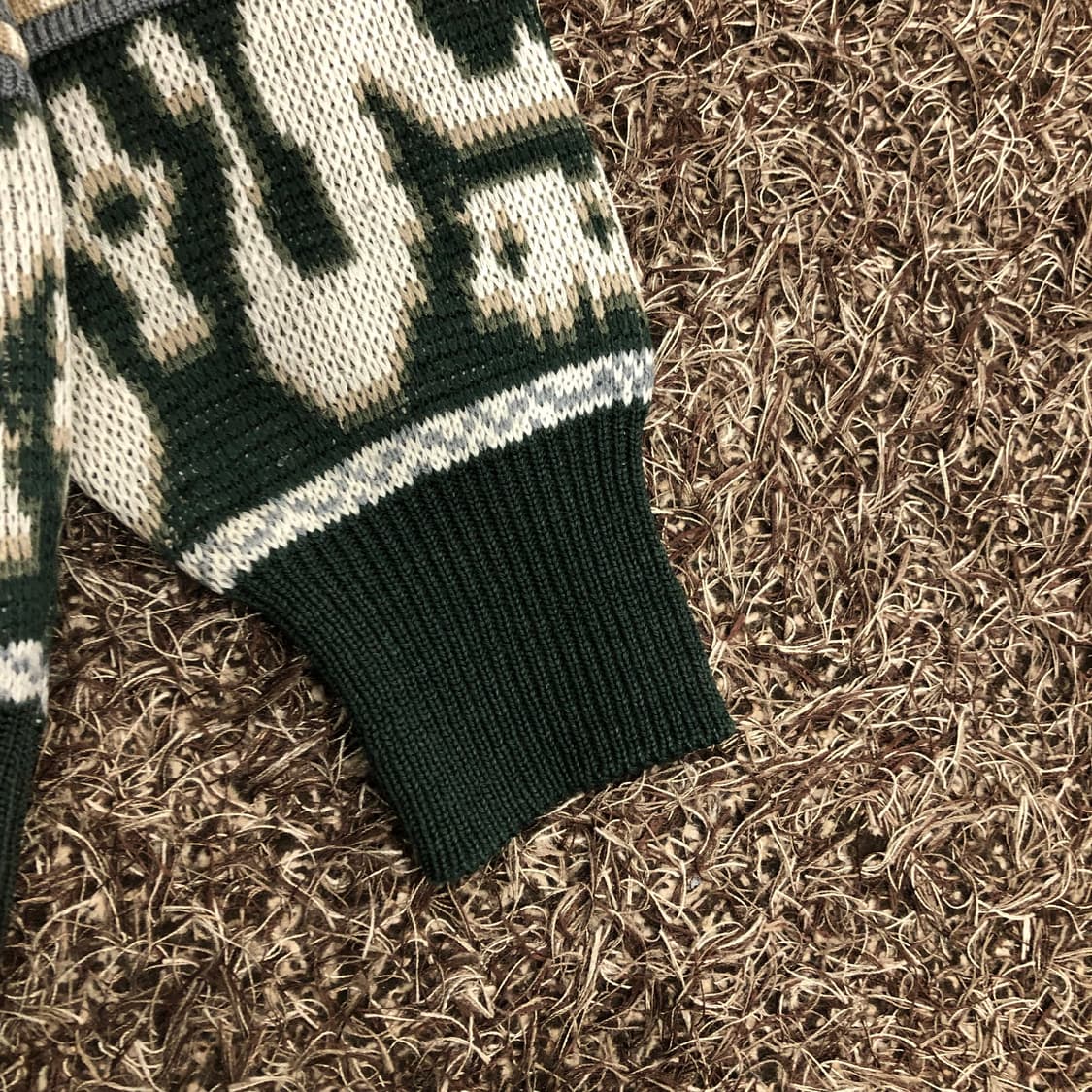 플레이보이 빈티지 패턴 니트 스웨터 상품이미지3