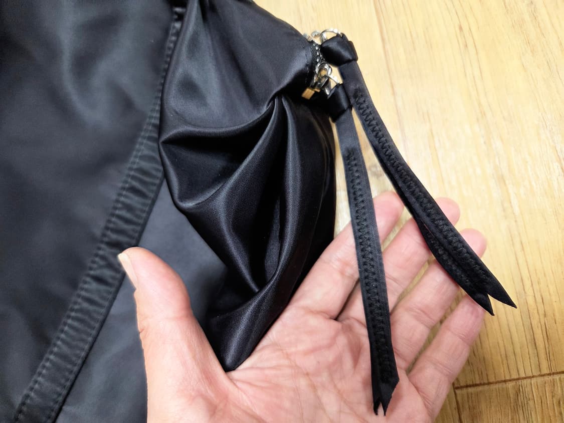 히어리(HEEARI) 오로라 셔링 더플백 블랙 새상품 상품이미지8