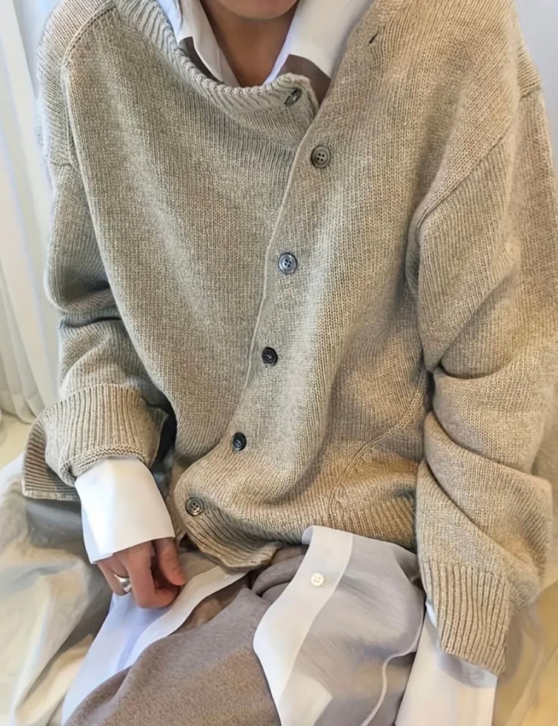 사선 단추 니트  상품이미지2