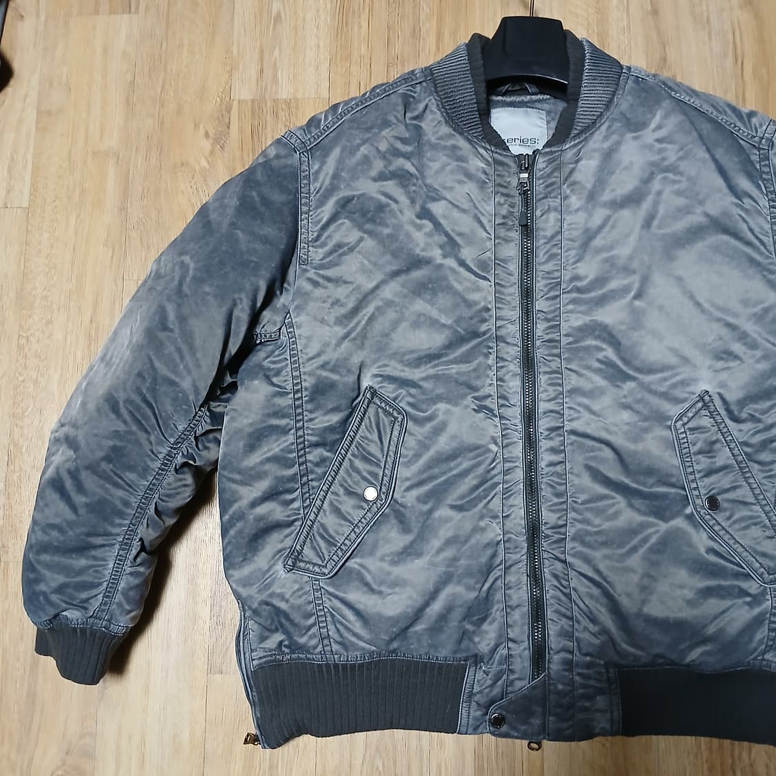 series 시리즈 구스다운 항공점퍼 패딩 다운 자켓 차콜 실버 워싱 상품이미지6