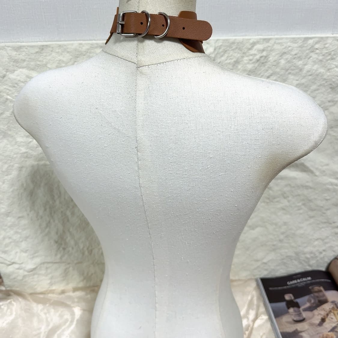 빈티지 고딕 브라운 하트 가죽 초커 목걸이 상품이미지3