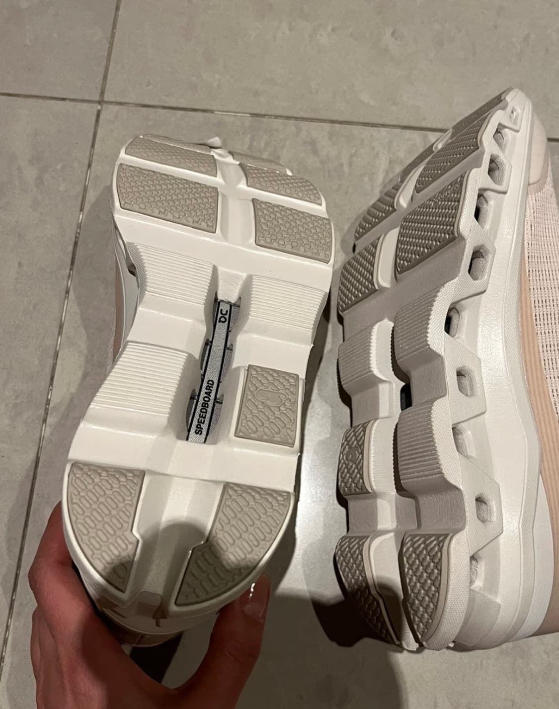 온러닝 클라우드 몬스터 보이드 상품이미지4