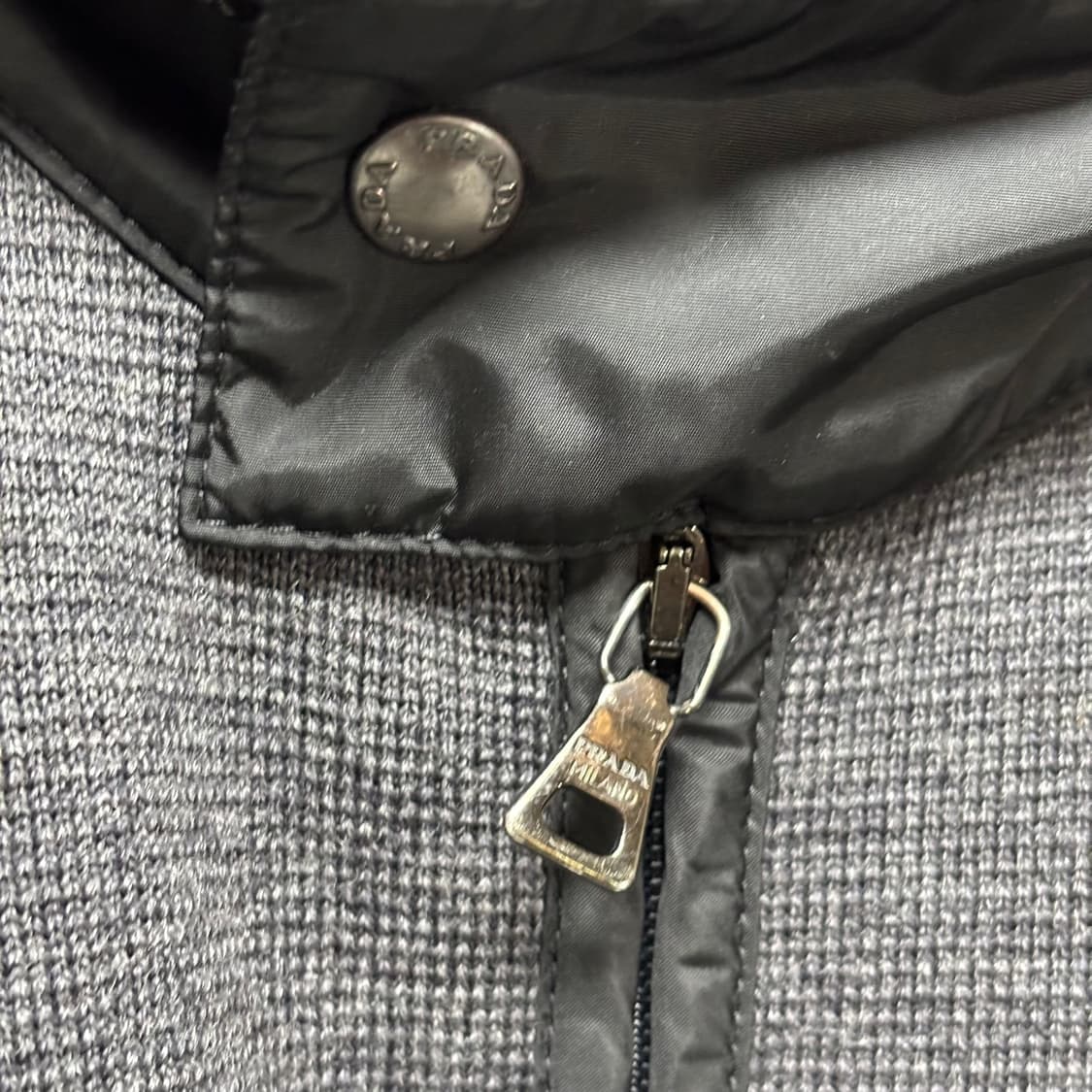 52) 프라다 울 후드 집업 자켓 상품이미지2