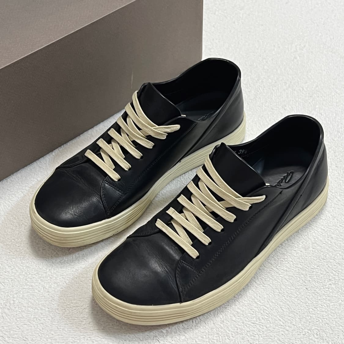 릭오웬스 17SS 지오트레셔 로우 스니커즈 블랙 LBO 상품이미지1