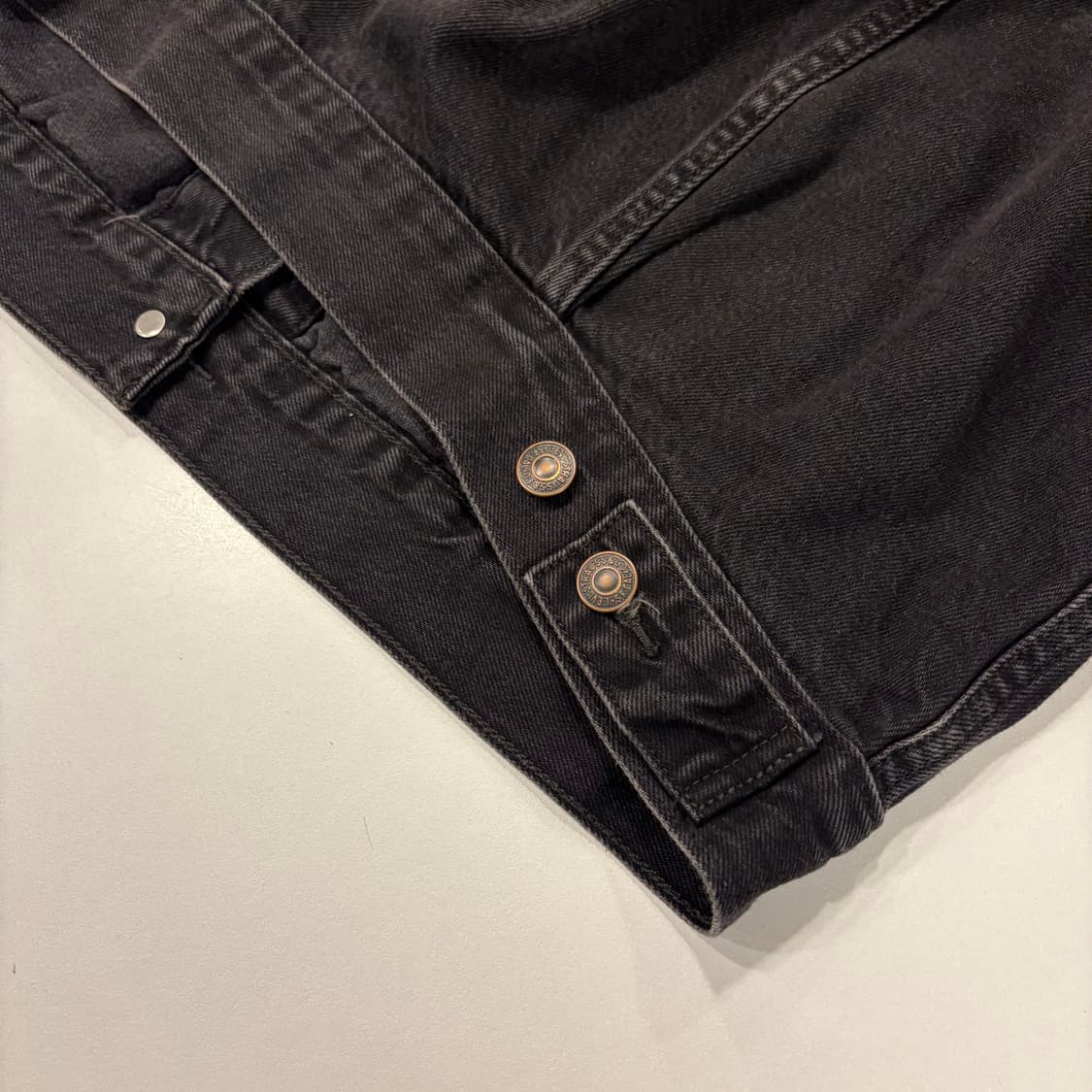 [L] 23ss 리바이스 블랙 데님 트러커 자켓 B680 상품이미지7