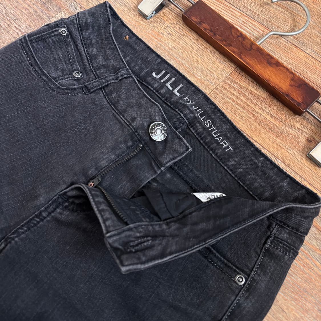 질스튜어트 26 차콜 스키니진 스판 데님 지퍼 페이딩 변색 상품이미지3