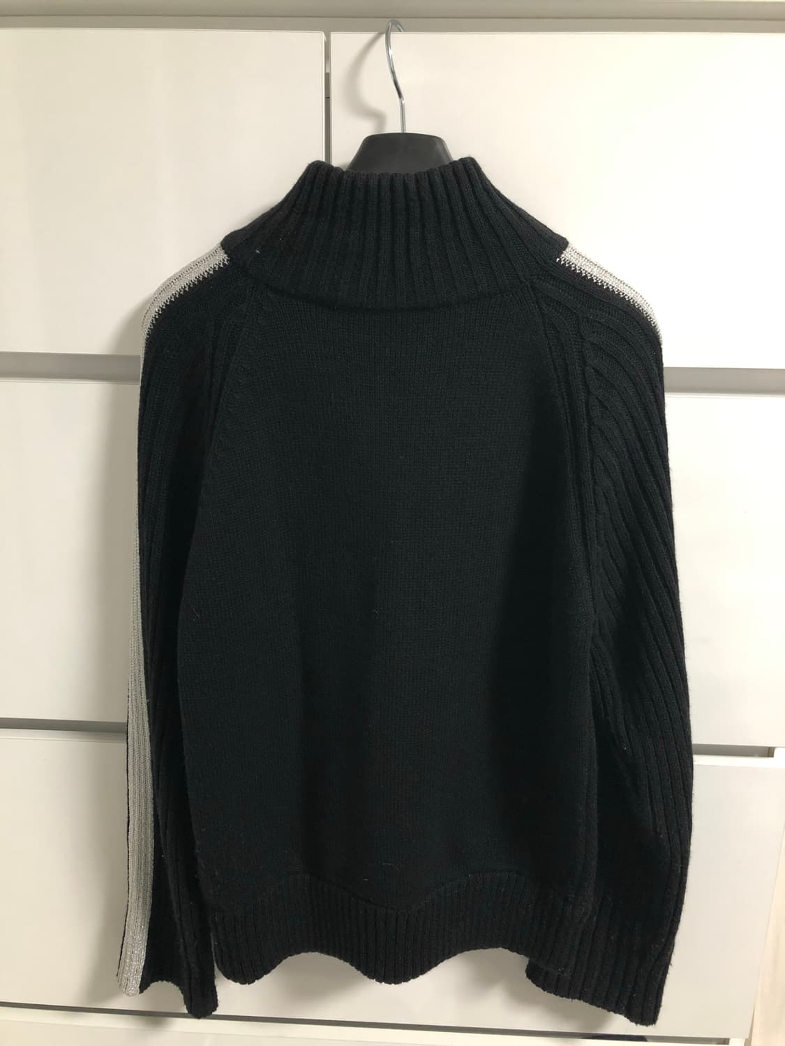 The open product 니트집업 상품이미지4