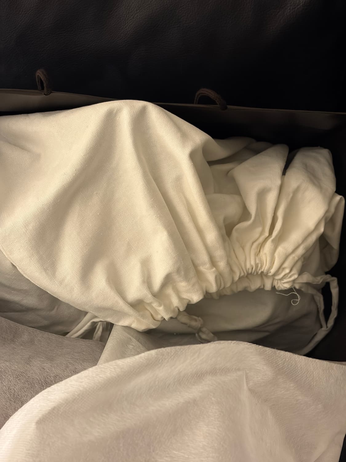 (미사용) The Row 더로우 마고백17 스웨이드블랙 상품이미지4