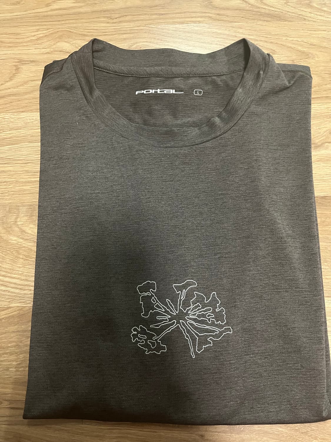포탈(Portal) lateral peak 반팔티 판매 상품이미지4