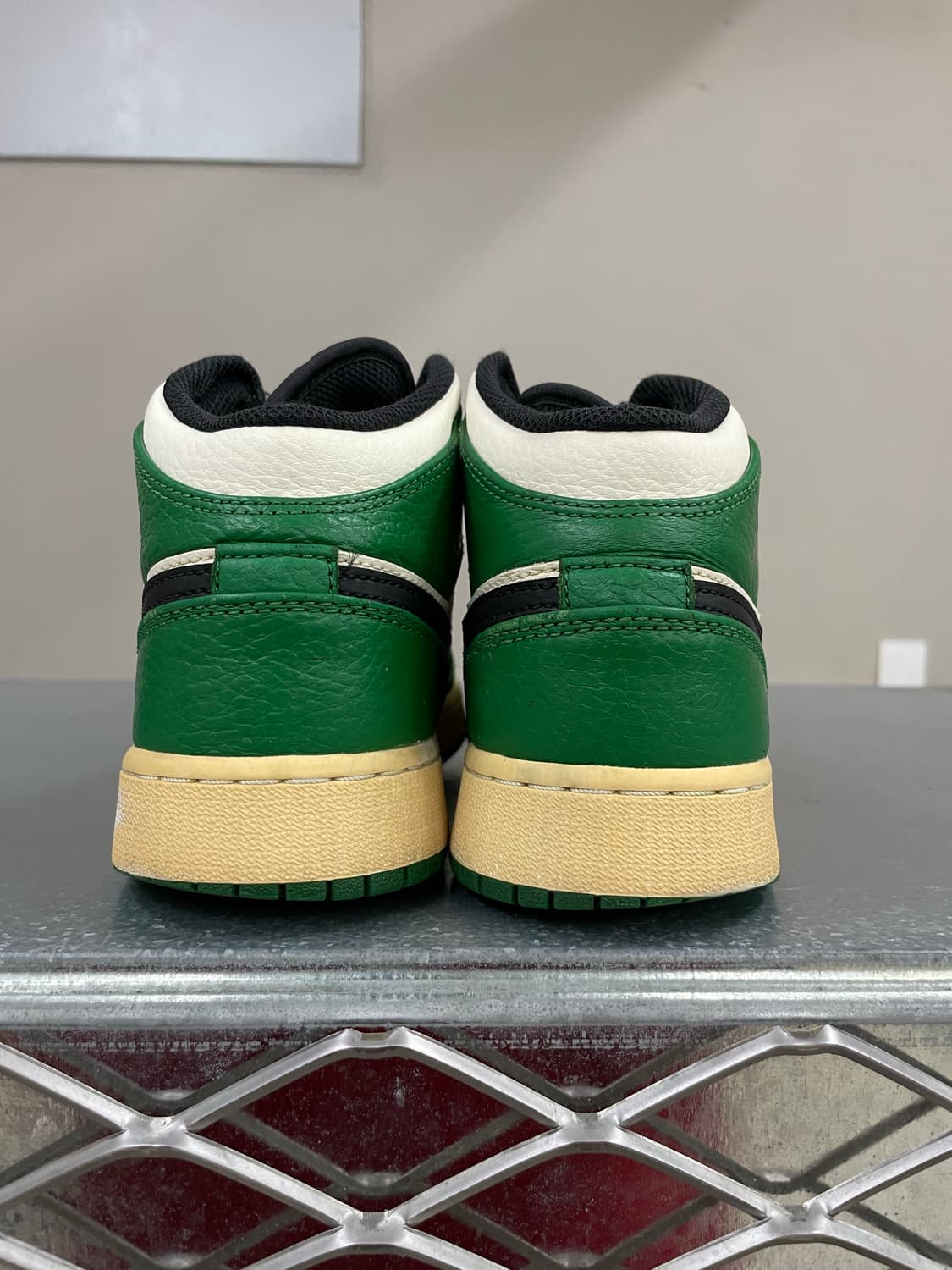 나이키 조던1 미드SE 파인그린 240 상품이미지3