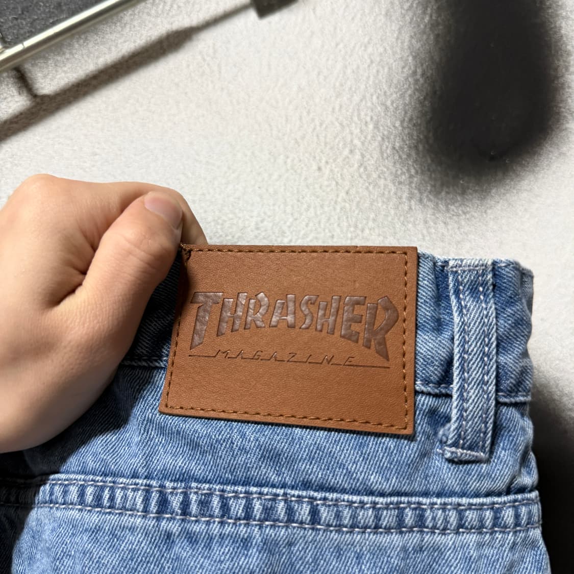 Thrasher 쓰레셔 빅 로고 프린팅 연청 와이드 데님 팬츠 상품이미지6
