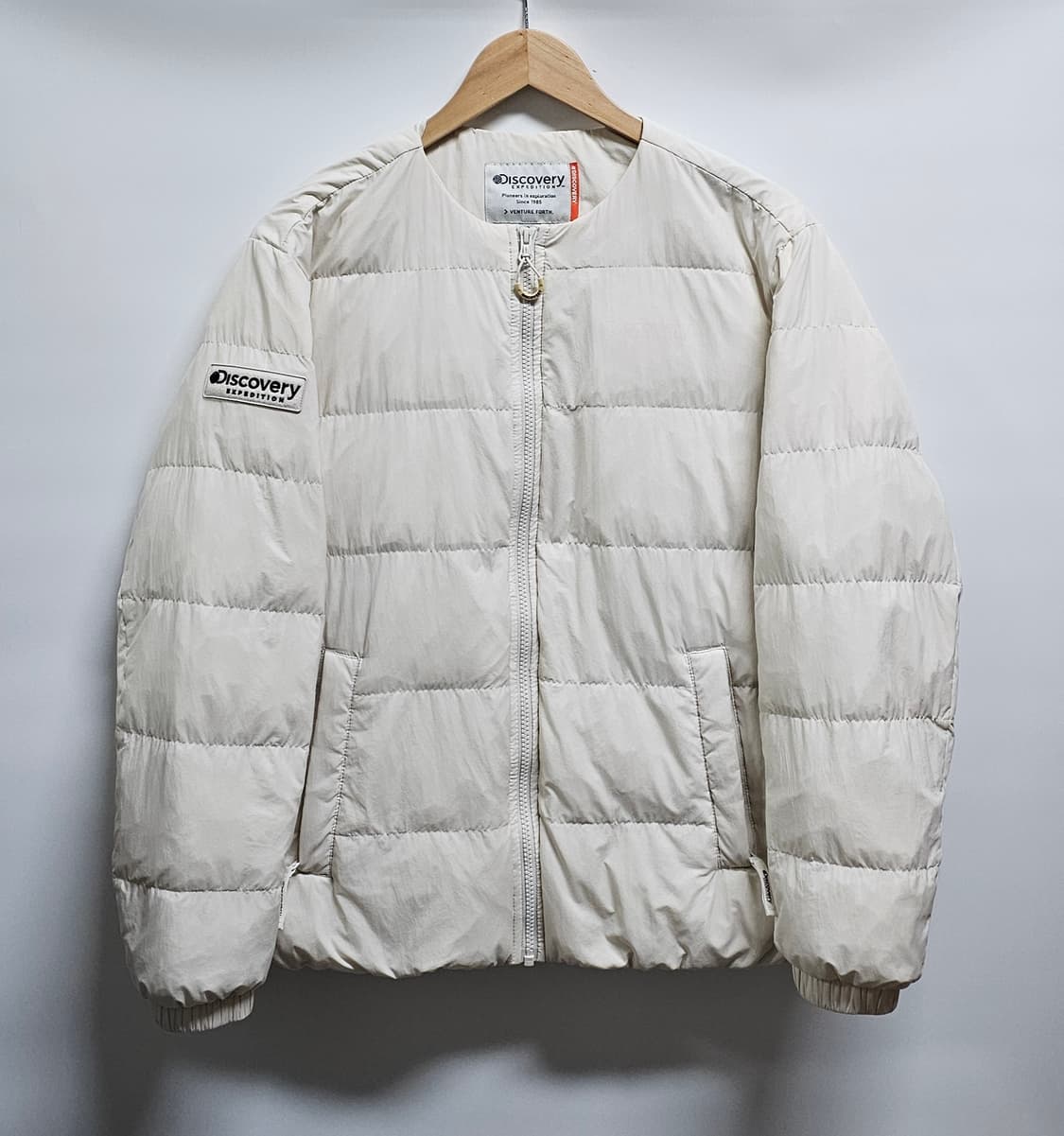 디스커버리 여성 구스다운 경량패딩 90 상품이미지1