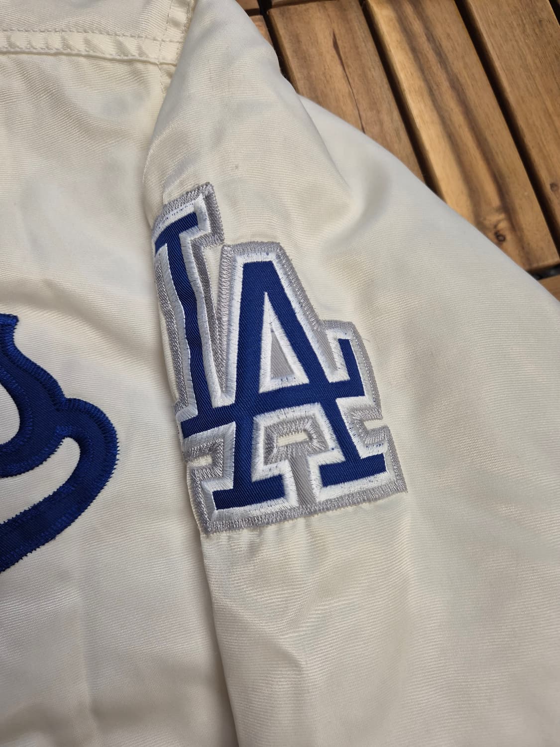 90s Majestic LA 다저스 아플리케 새틴 바시티 자켓 상품이미지3