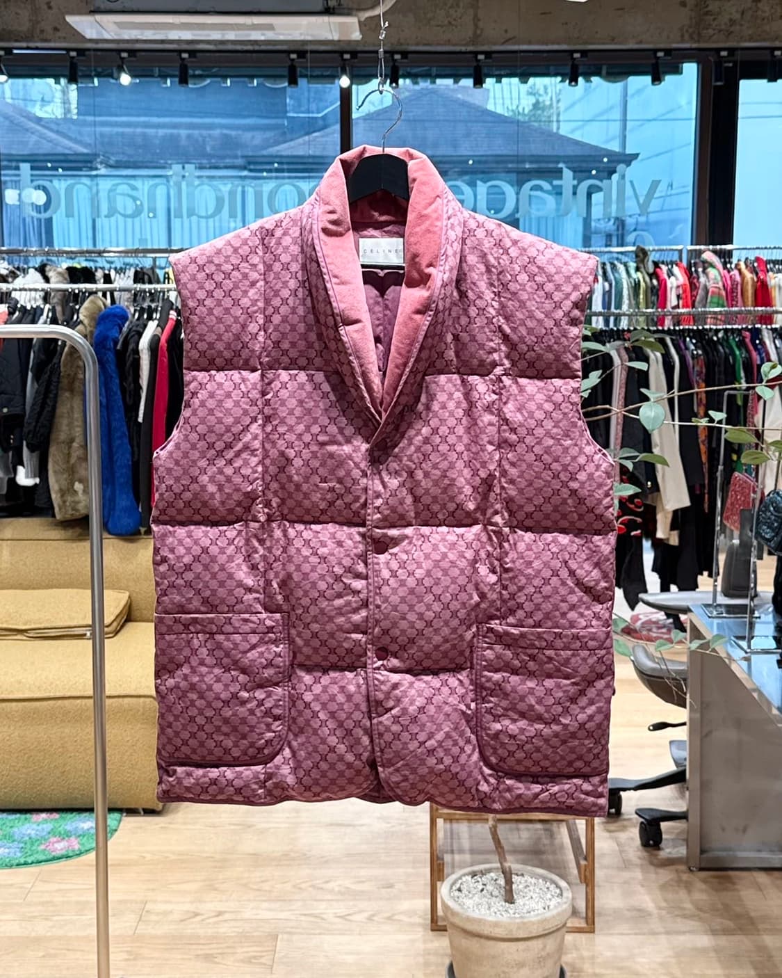 셀린느 핑크 트리오페 마카담 다운 베스트 자켓  상품이미지1