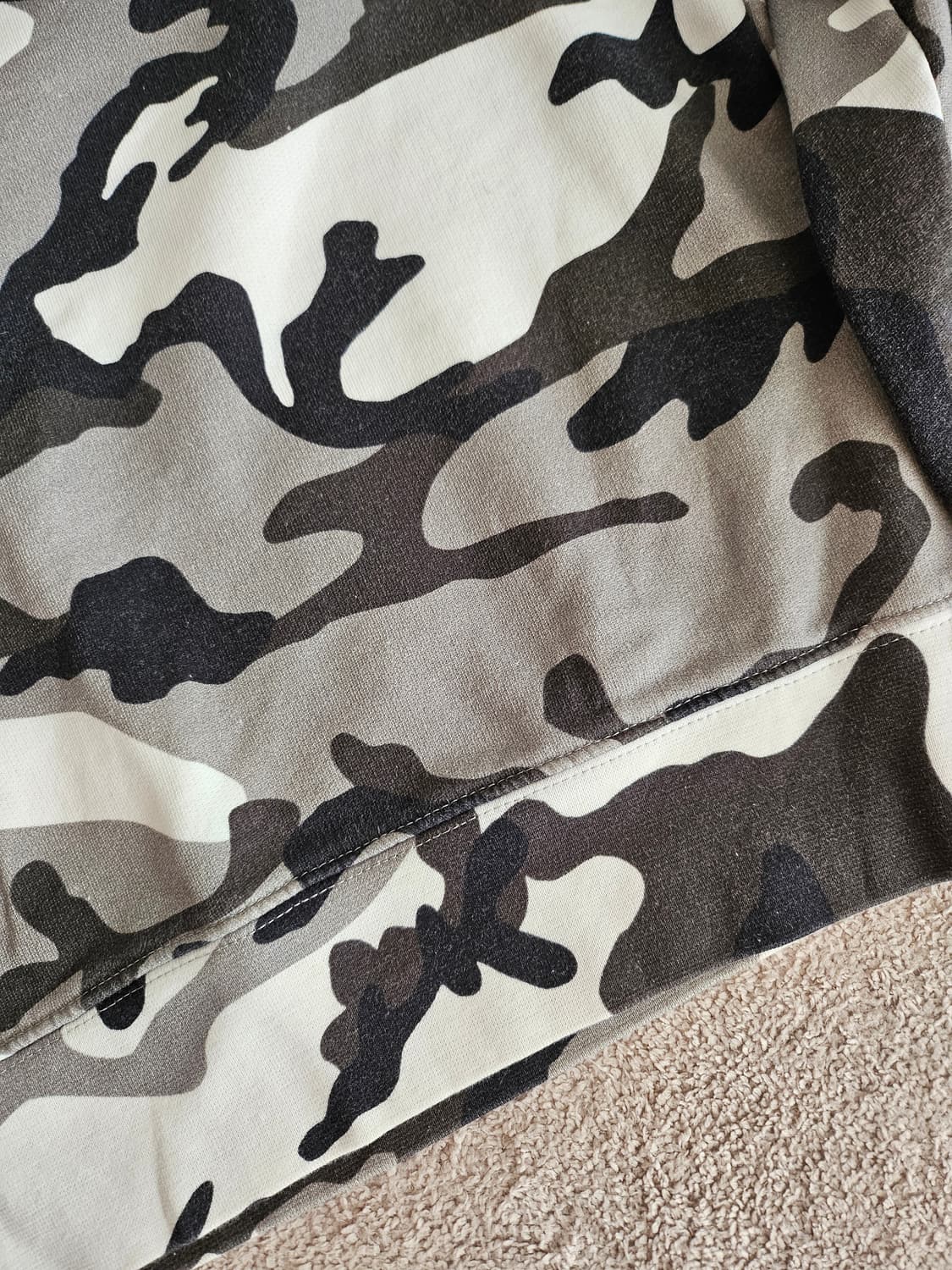 산드로옴므 카모플라쥬 맨투맨 상품이미지3