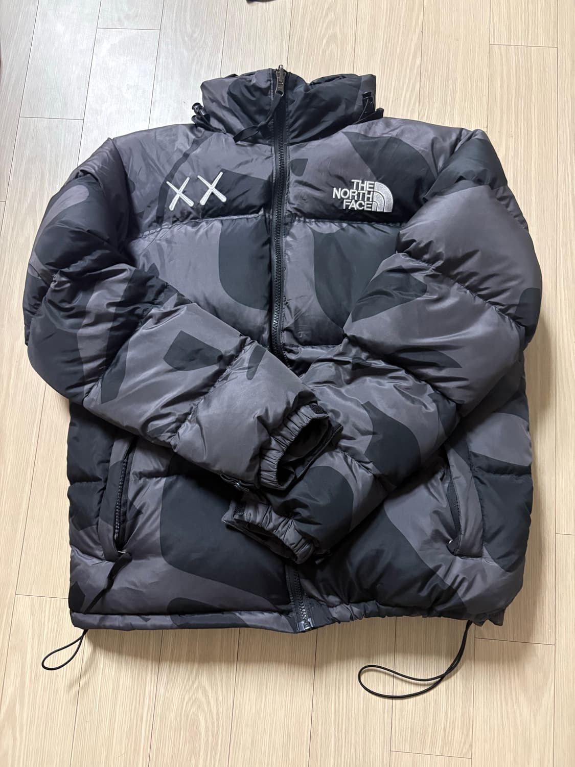 (M) 카우스x노스페이스 패딩 판매 상품이미지1