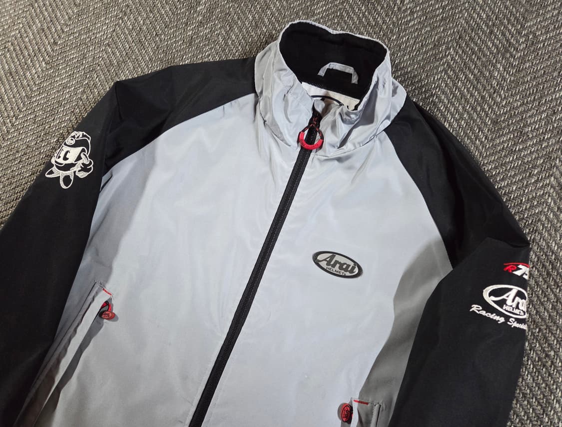 아라이 Arai 검회 실버블랙 배색 구형 바람막이
 상품이미지3