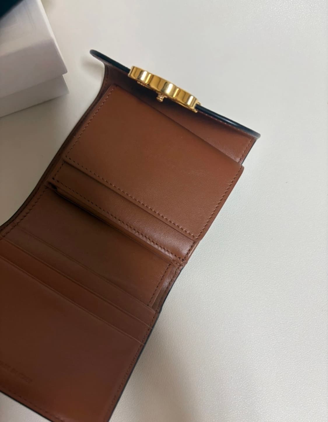 셀린느 트리오페 반지갑 상품이미지2