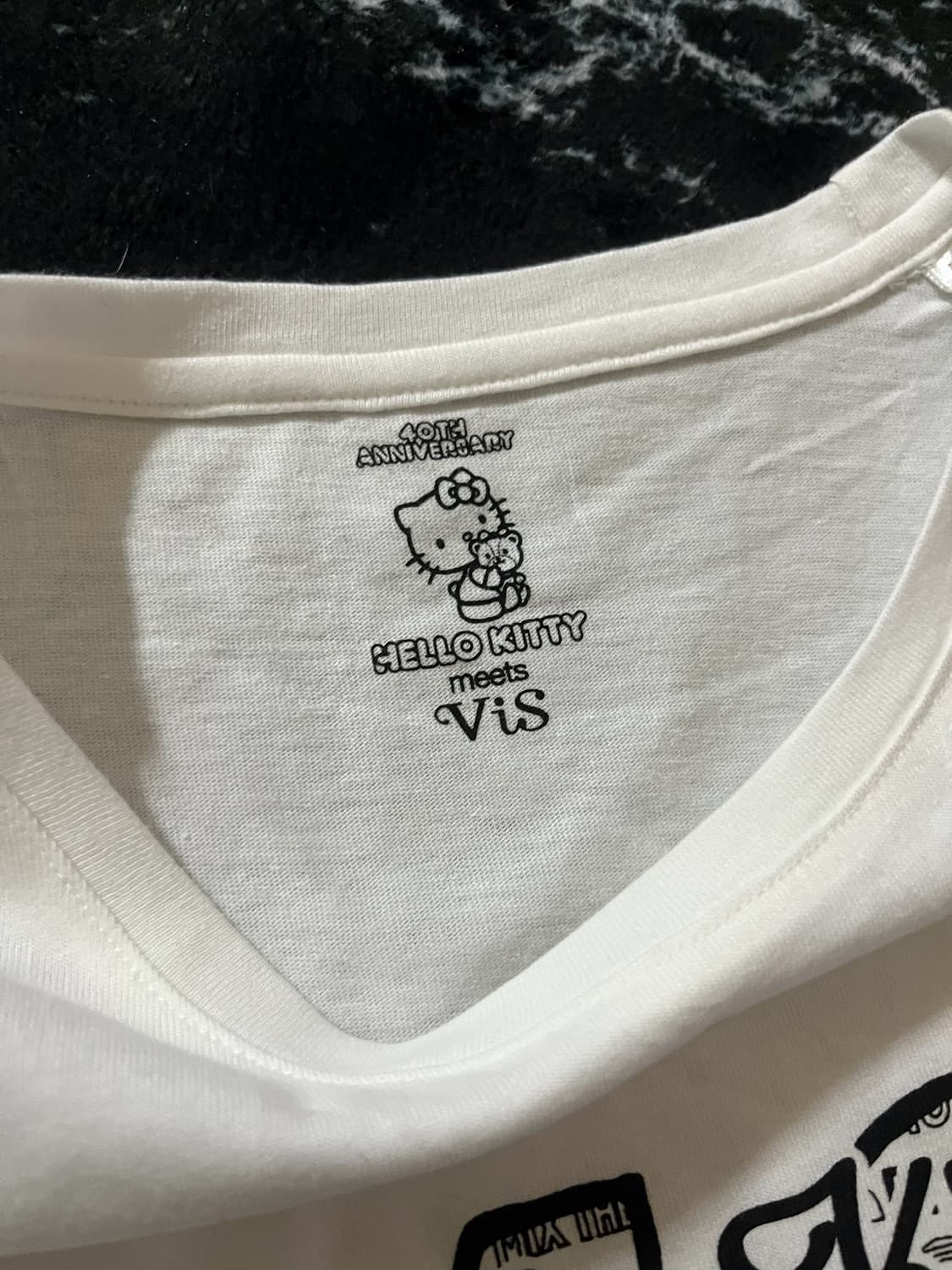 헬로키티 40주년 일본브랜드VIS 콜라보반팔티 상품이미지2