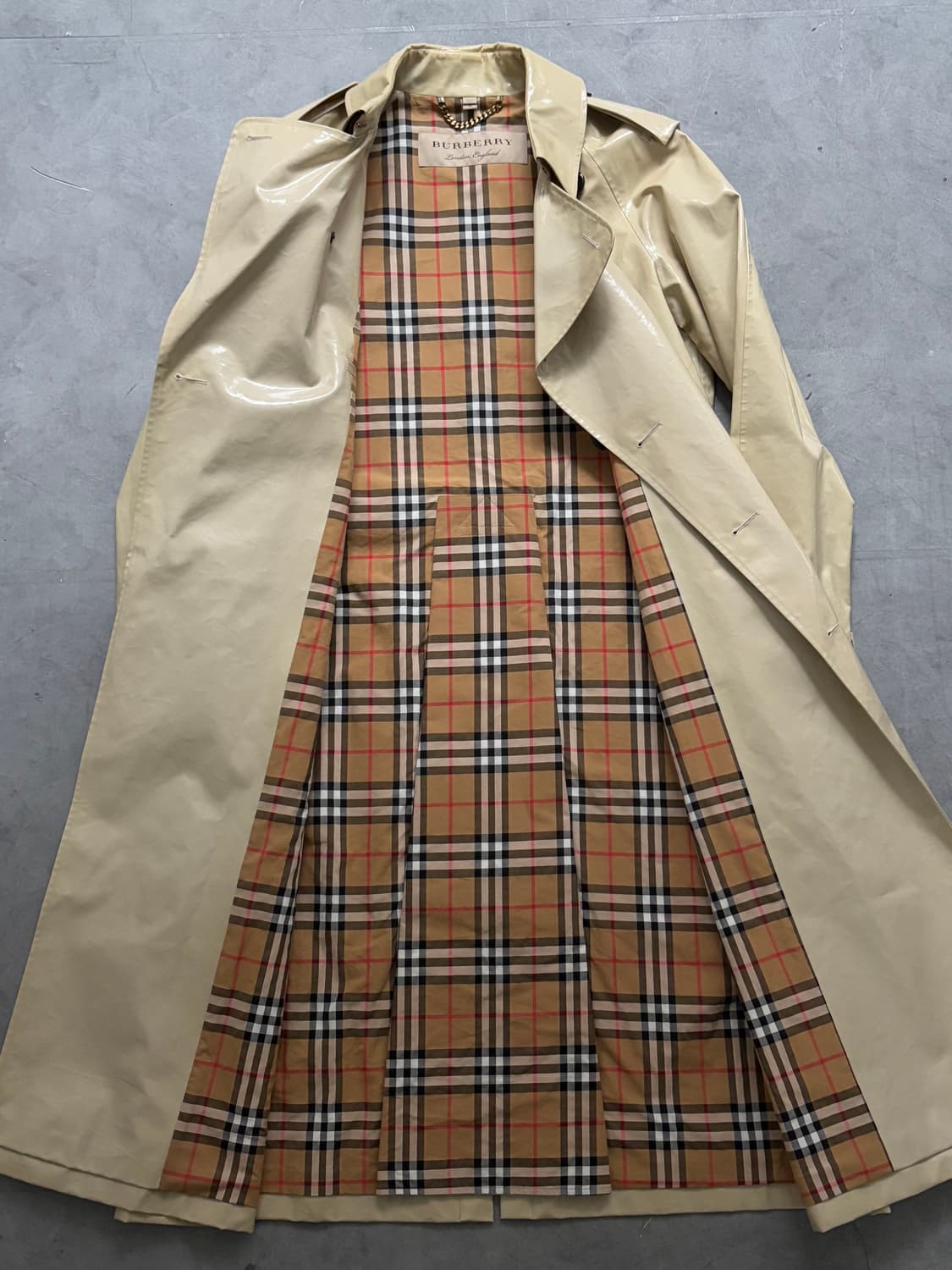 Burberry 버버리 라미네이트 더블 트렌치 코트  상품이미지7