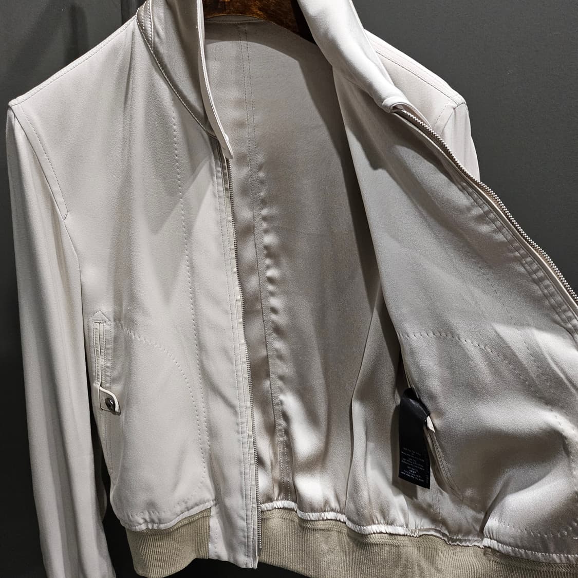 톰포드 가죽 트리밍 실크 새틴 실크 크레이프 리버시블 자켓 상품이미지7