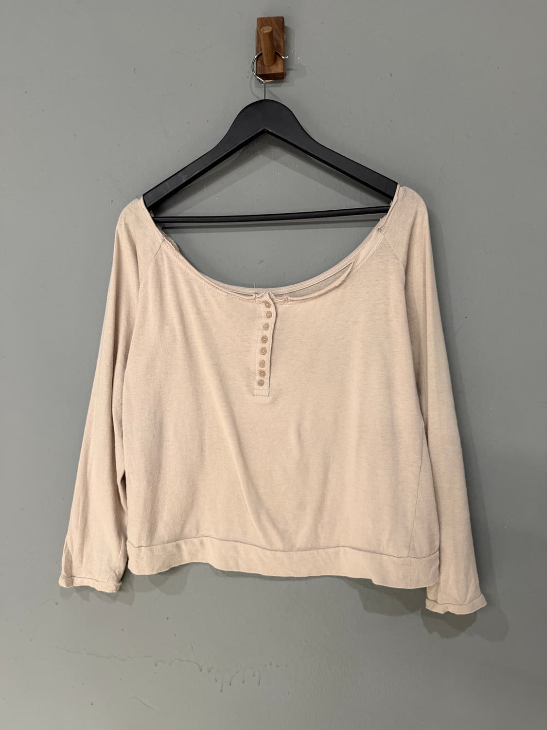 off-shoulder button point long sleeve 상품이미지9
