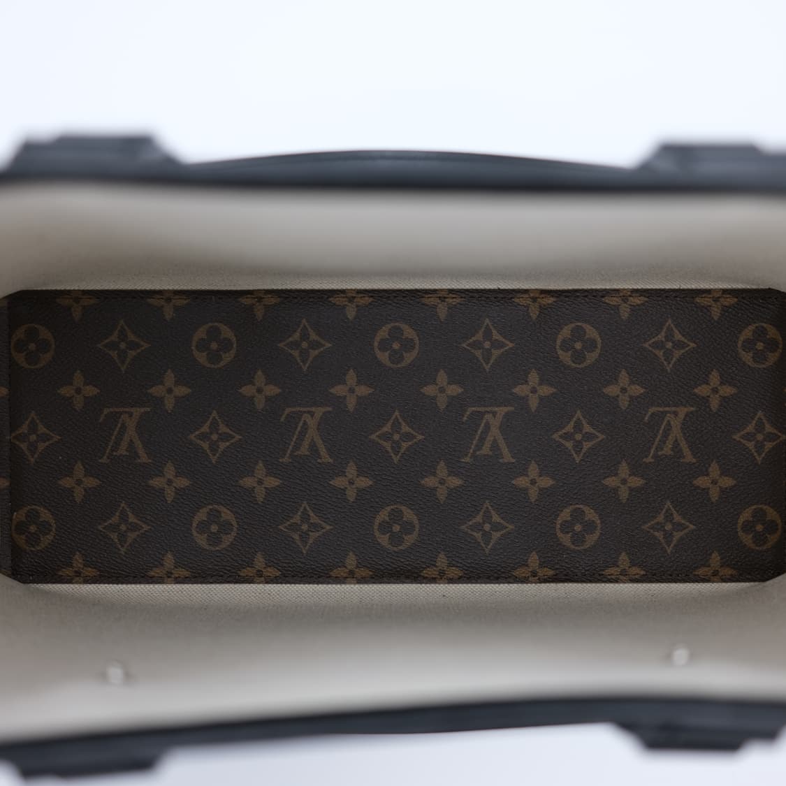 루이비통 모노그램 마카사르 위켄드 토트백 PM 사이즈 상품이미지5