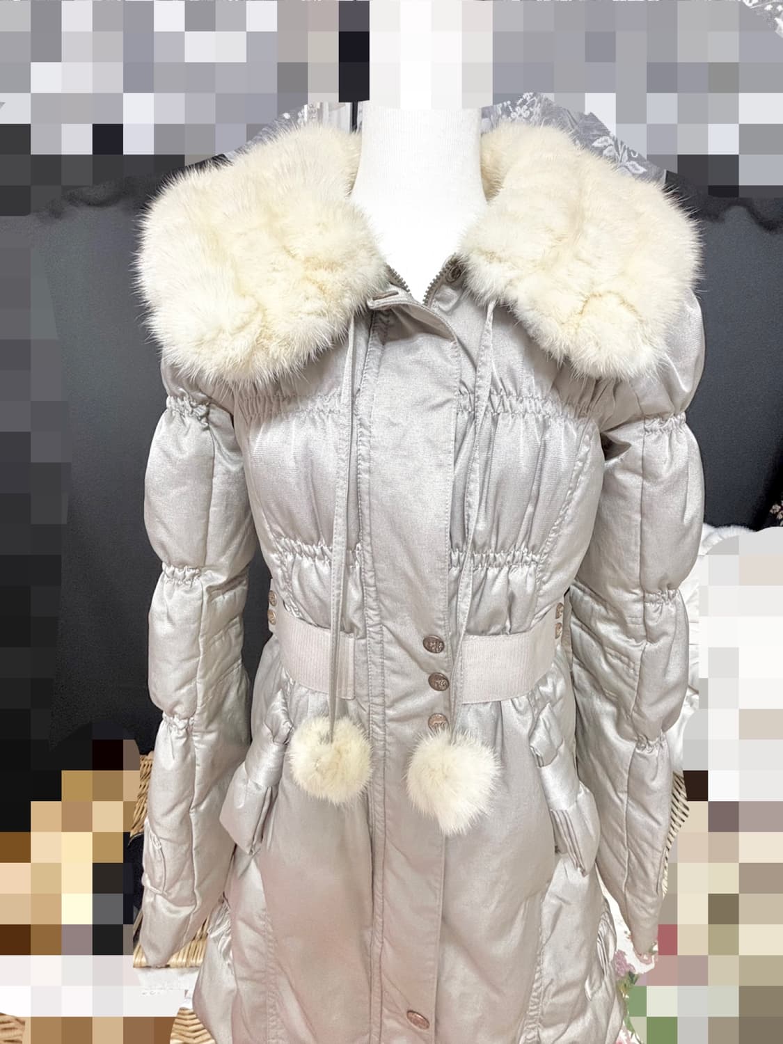 메긴나잇브릿지ㅡ 천연 밍크 방울 카라/오리털패딩 55 하자/수선필요 상품이미지2