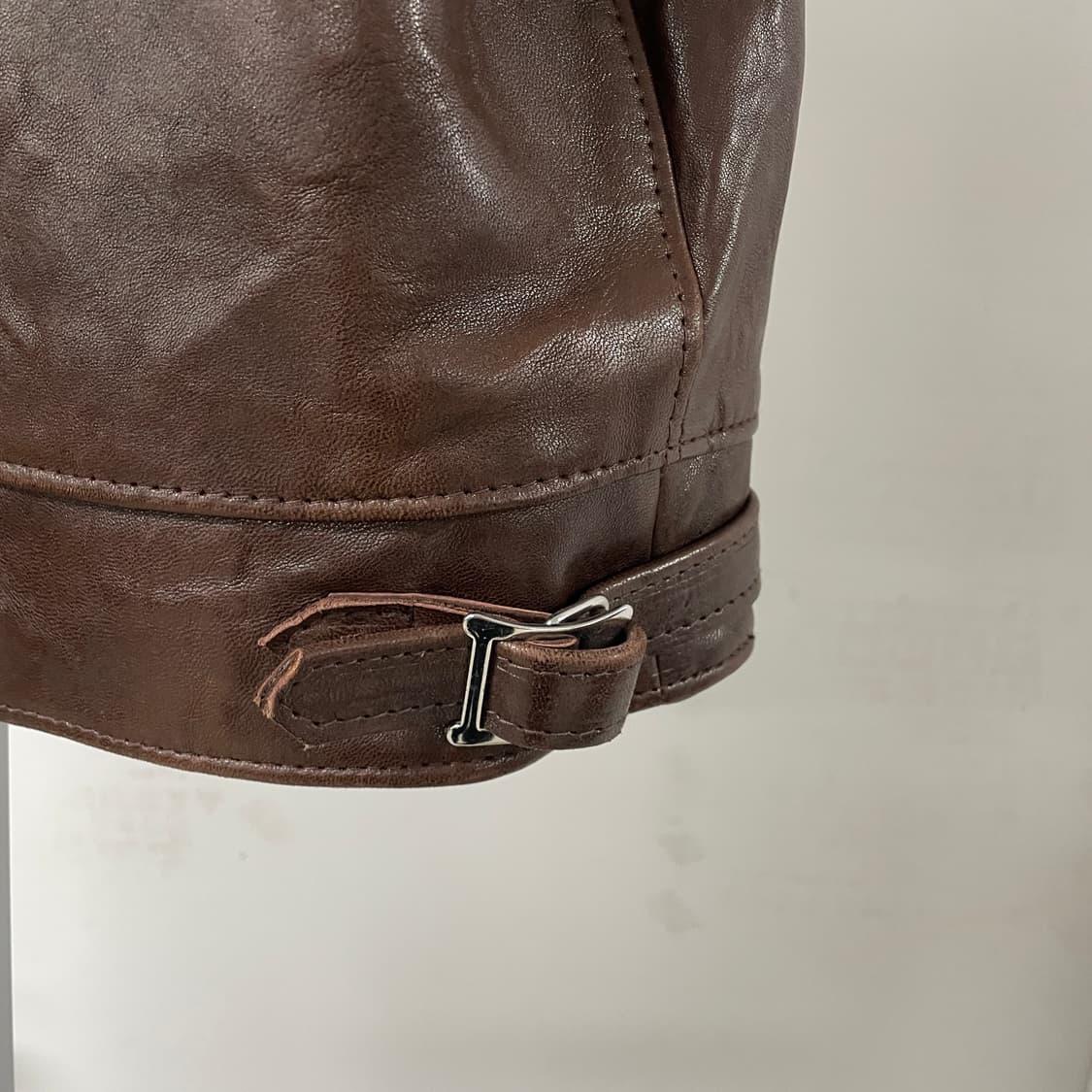 루이스레더 브라운 레더 베스트 - 상품이미지6