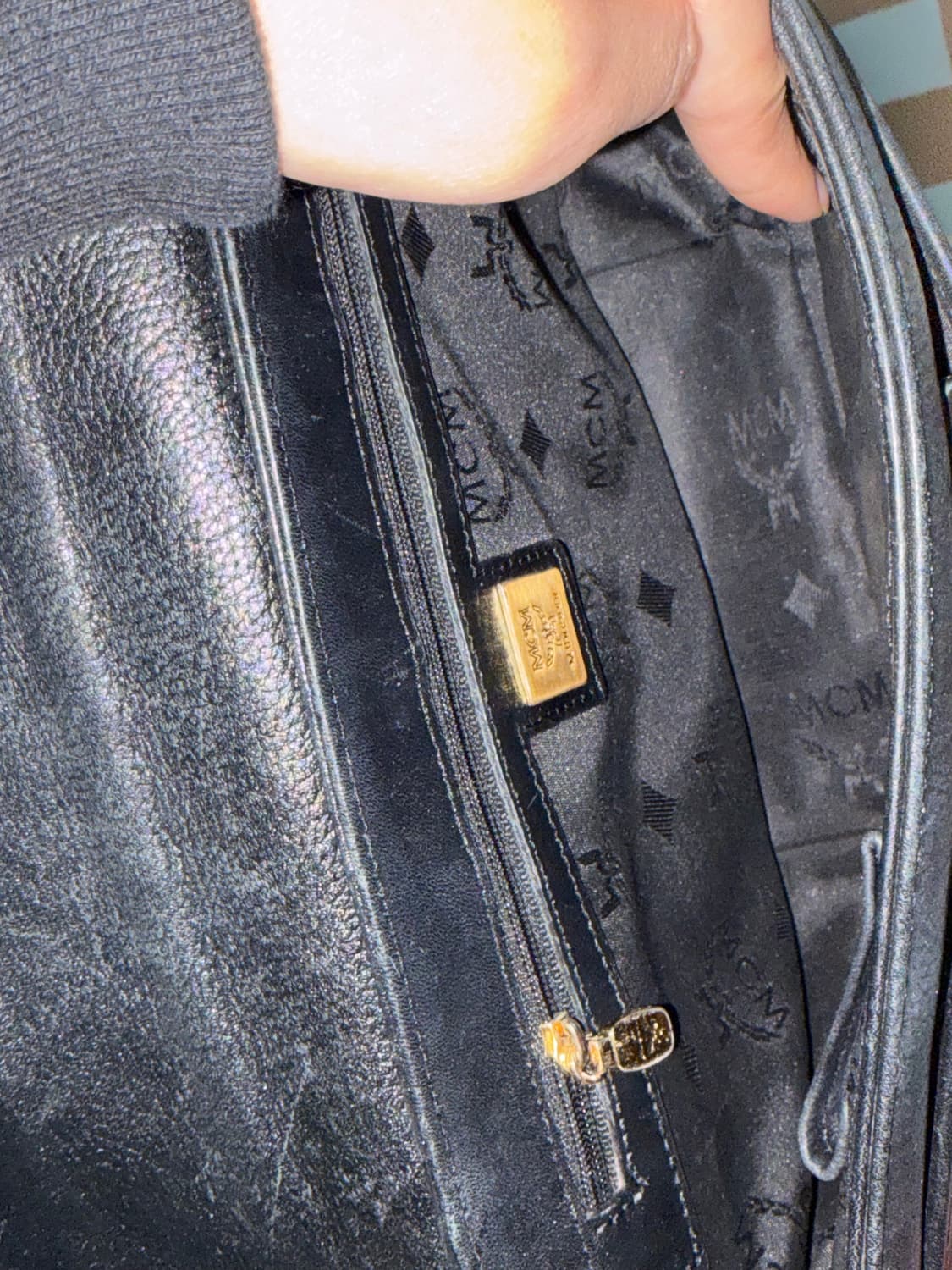 MCM 블랙 가죽 숄더백 상품이미지3