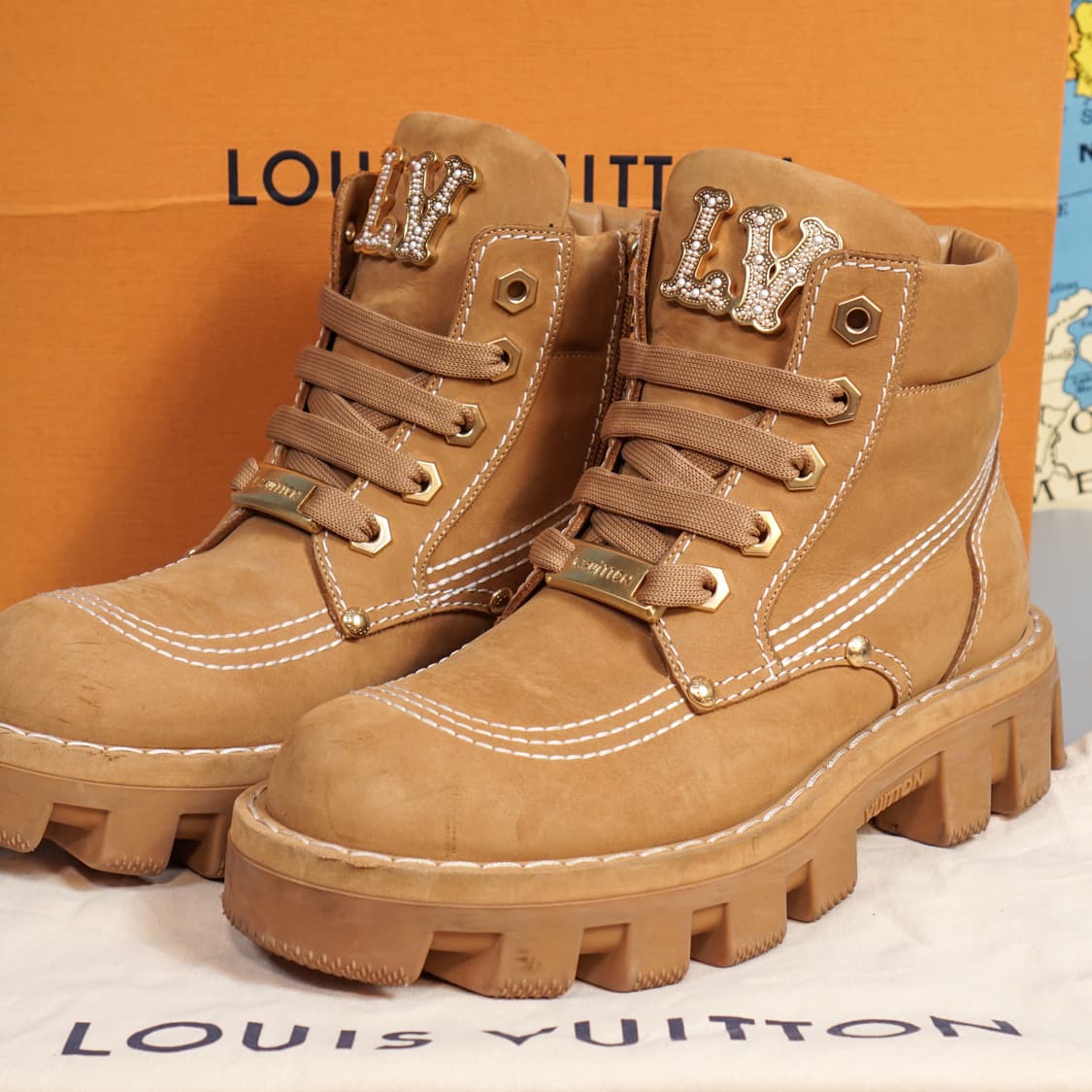 루이비통 퍼렐 런웨이 컬렉션 LV 체커 부츠 상품이미지2