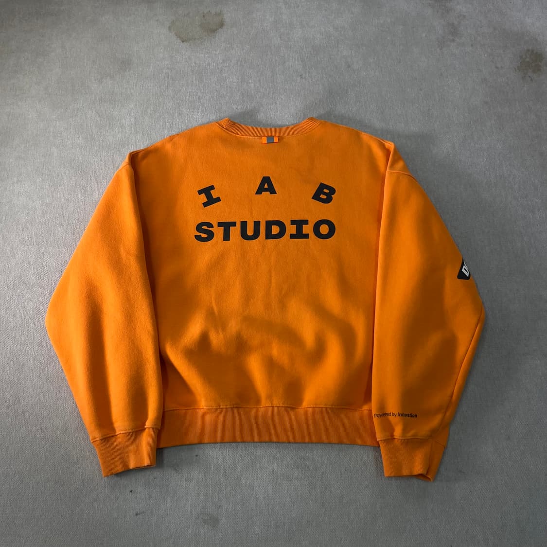 100 아이앱스튜디오 두산 오렌지 맨투맨  상품이미지1