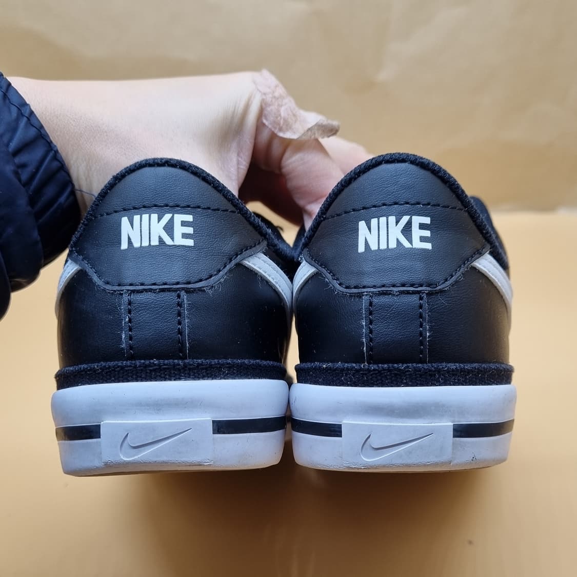 나이키 코트 레거시 레더 블랙 스니커즈240  상품이미지4