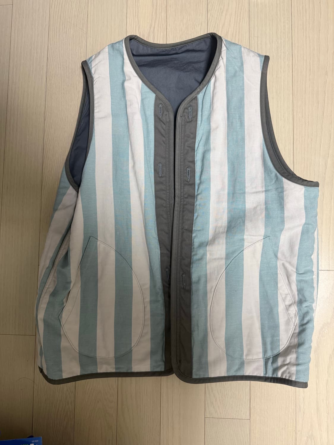 비즈빔 아이래스 조끼 판매합니다 상품이미지2