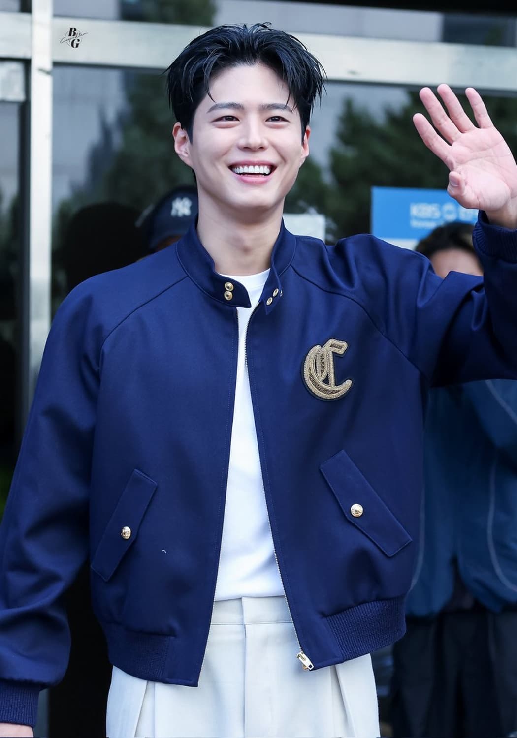 [라이즈 원빈님 착용] 셀린느 25ss 클래식 로고 블루종 자켓 상품이미지3