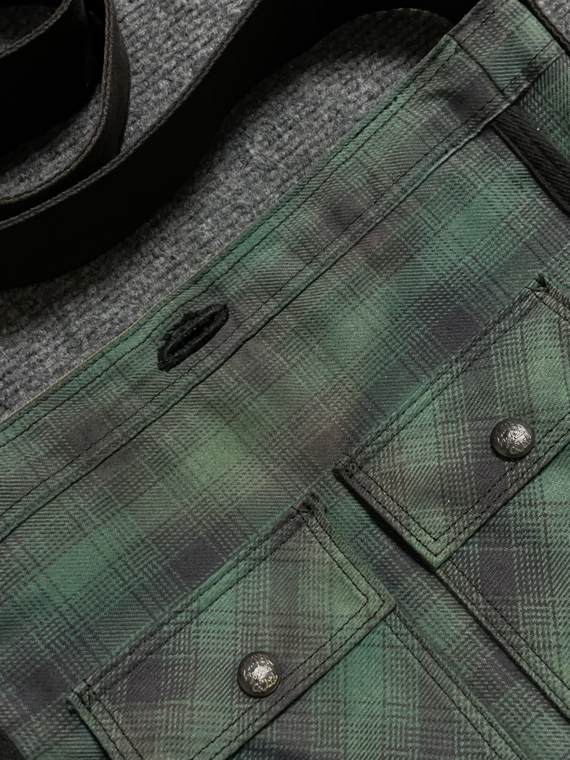 포터 체크 리버시블 숄더백 상품이미지3