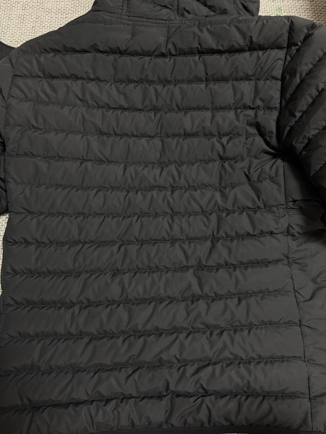 신형 최저가 스톤아일랜드 룸우븐 텔라 경량패딩 M 상품이미지4