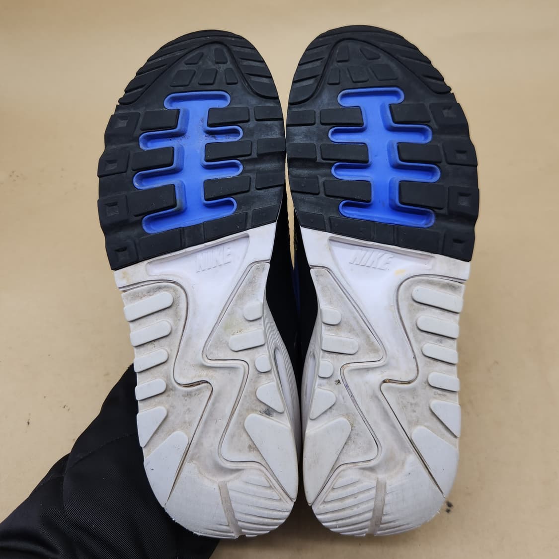 나이키 에어맥스 90 플라이니트 운동화240 상품이미지3