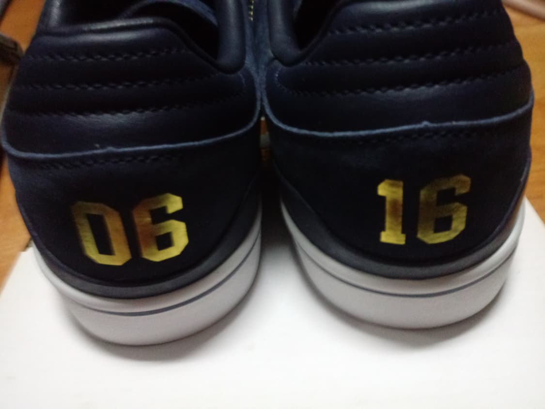 아디다스 부세니츠 벌크 10주년 모델 상품이미지2