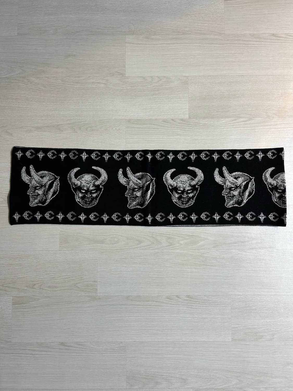 Thug club Satan Muffler 상품이미지1