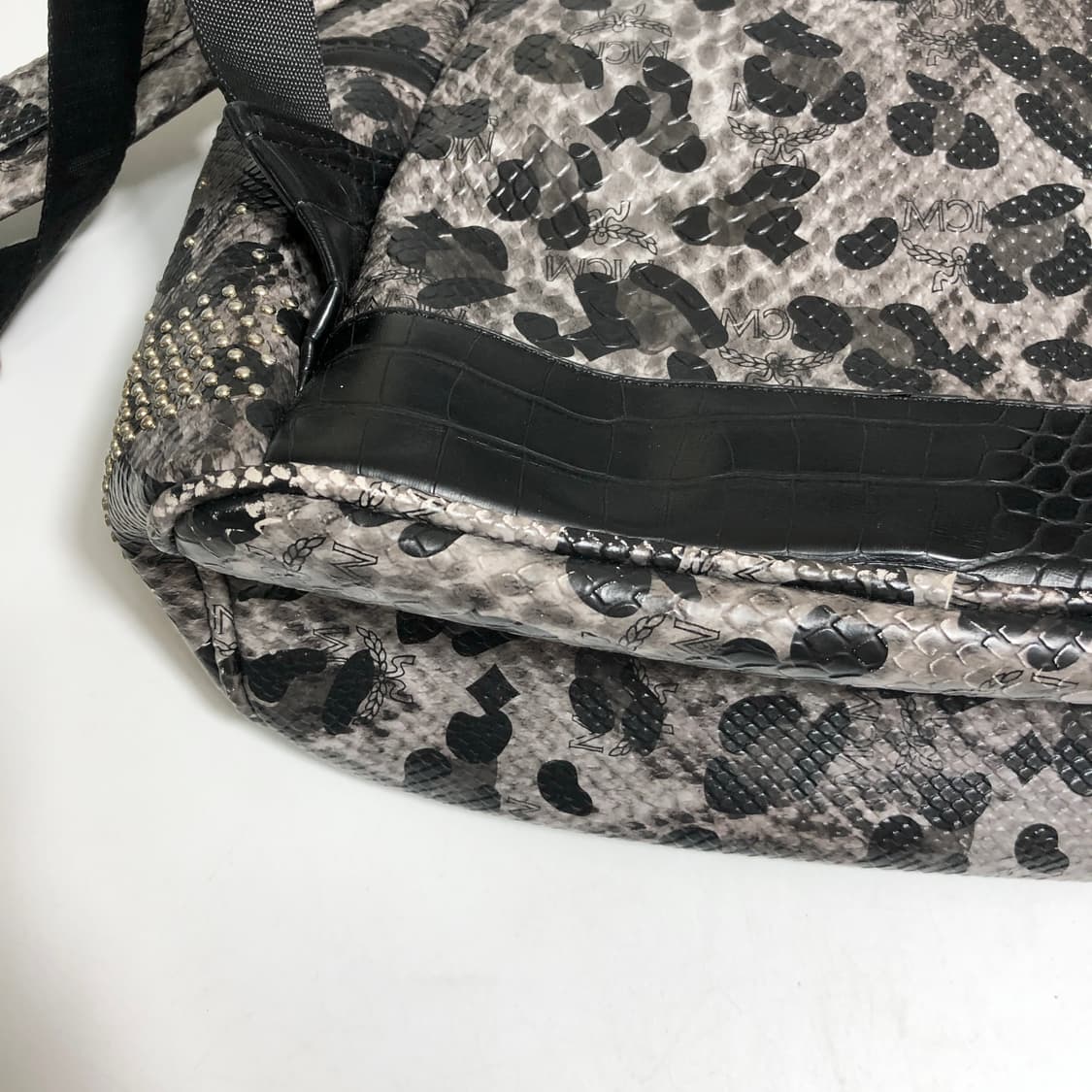 MCM 뱀피 스터드 백팩  상품이미지5