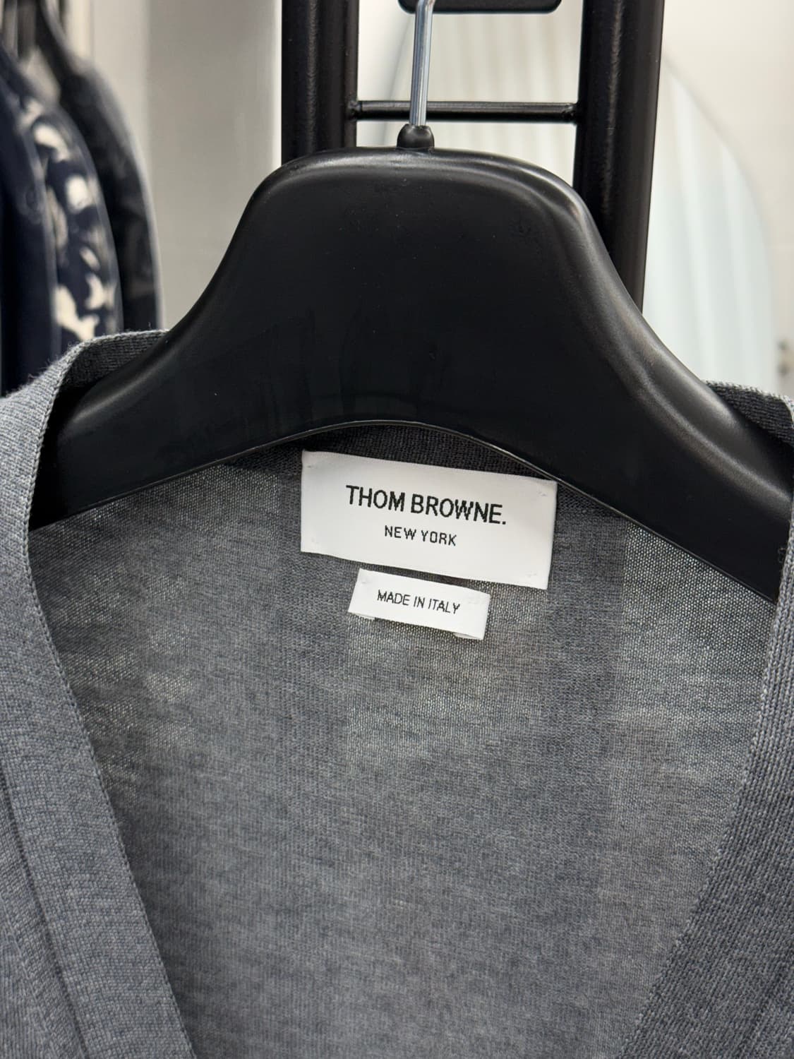 [3] 톰브라운 사선완장 메리노 울 가디건 상품이미지7