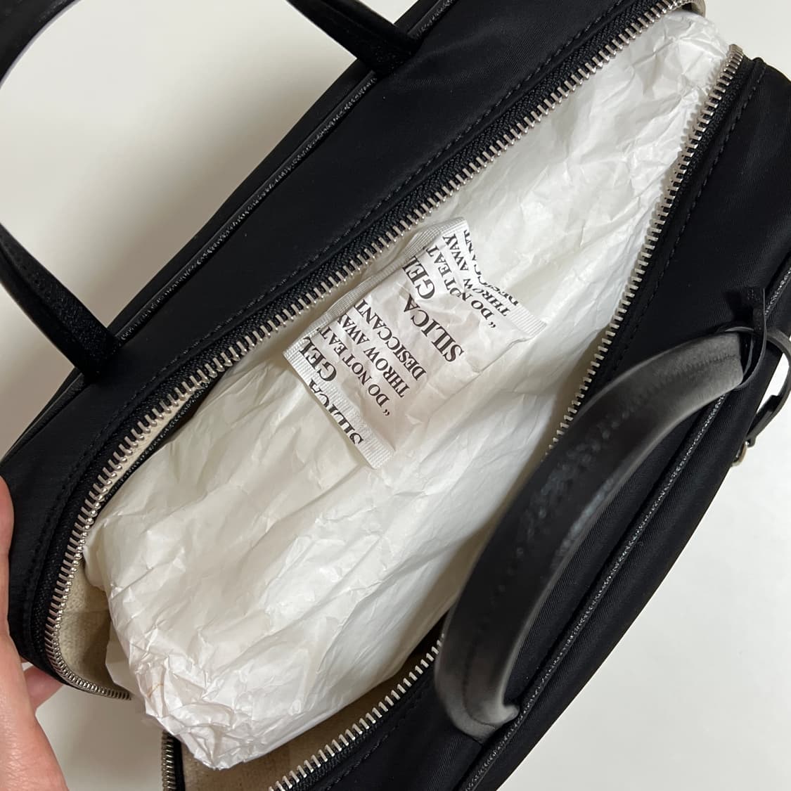 투티에 로케백 스몰 나일론 블랙 상품이미지8