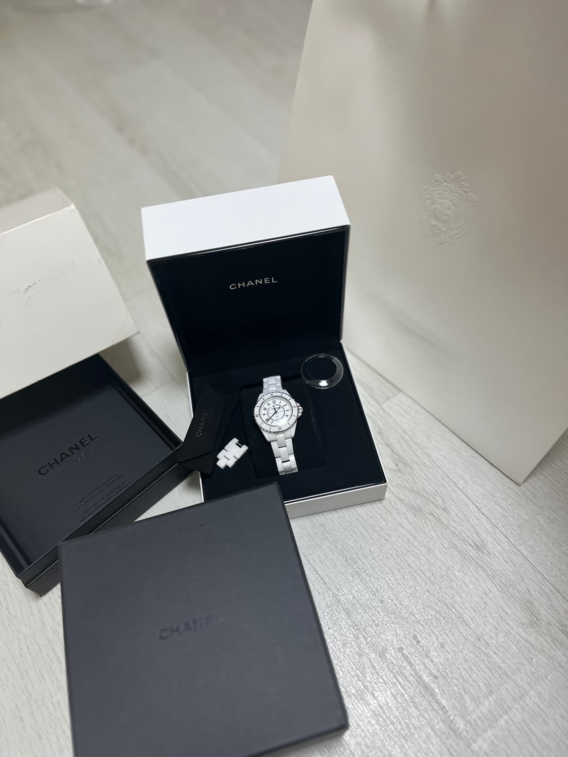 샤넬 / J12 시계 H5698 / 화이트 / 33mm 상품이미지1