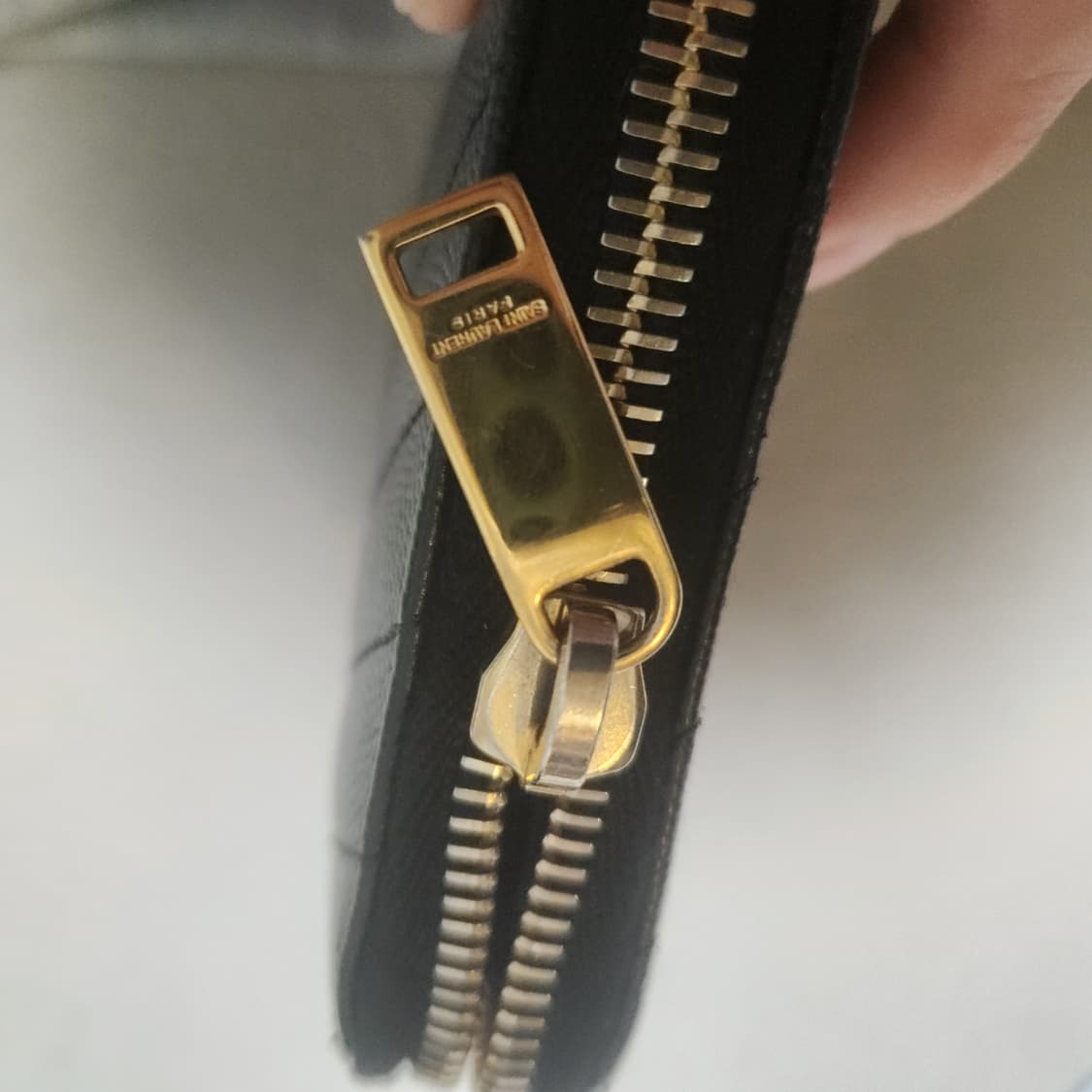 [os/정품] 생로랑 지퍼돌이 중지갑 상품이미지8