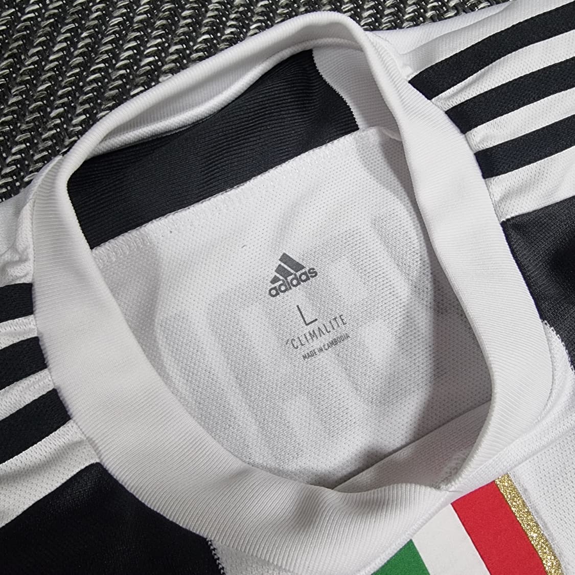 18-19시즌 유벤투스 홈 유니폼 #10 디발라 상품이미지5