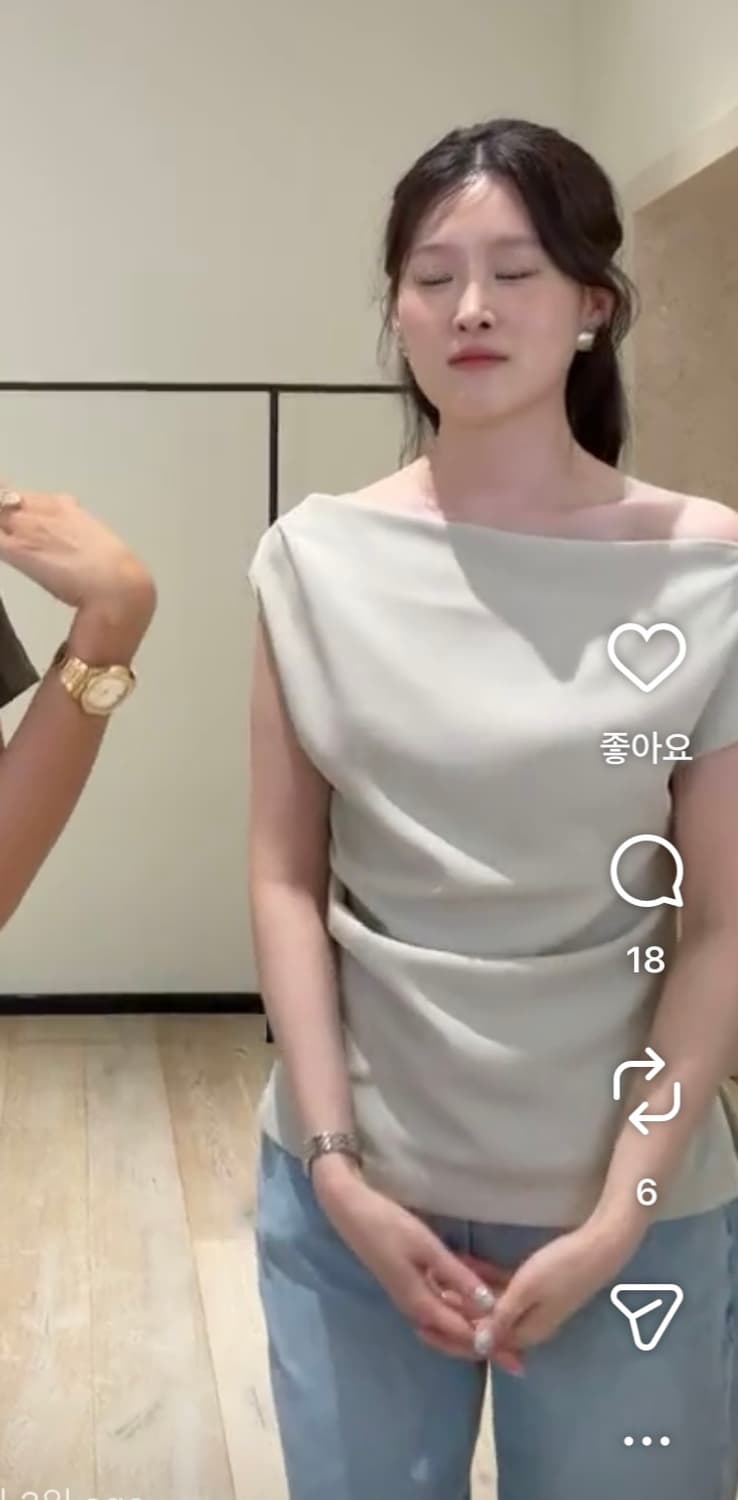 엘보른 Enora Drape Top 아이보리 34 상품이미지5
