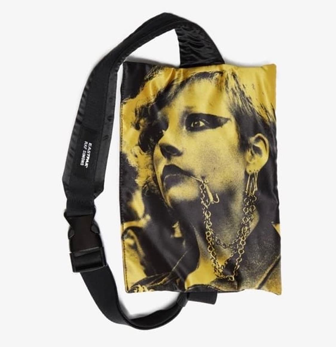 이스트팩 라프시몬스 메신저백 상품이미지1