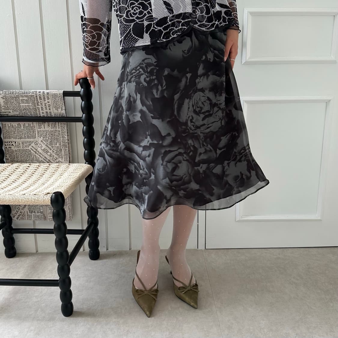 Givenchy black rose midi skirt 상품이미지2