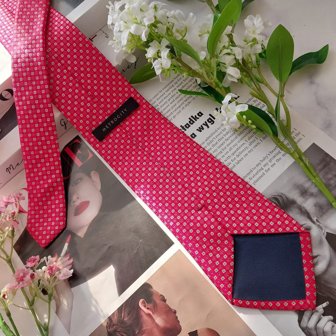 메트로시티 실크 레드 패턴 넥타이 8.9cm A+등급 A1963
 상품이미지6